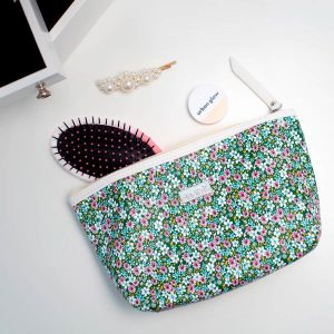 Shelas Toilettilaukku ─ Flowers kuva