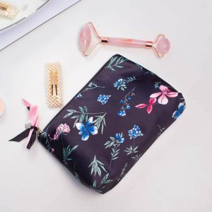 Shelas Toilettilaukku ─ Blue Flowers kuva